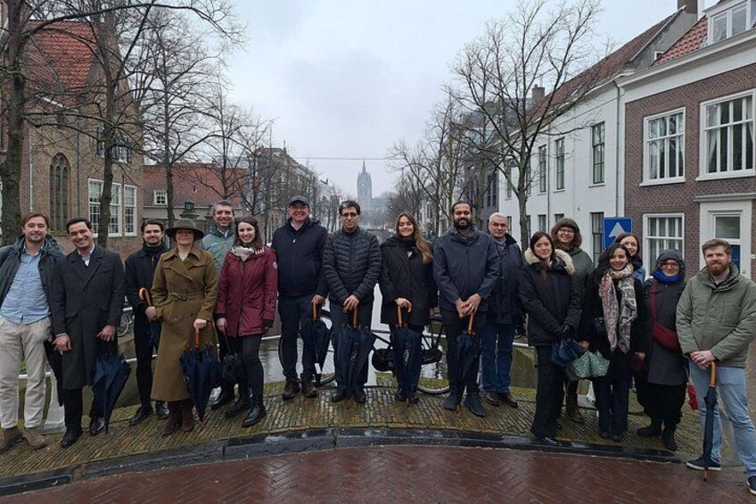 Group in front of Oude Delft in Delft 4