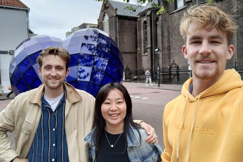 Group in front of Blue Heart in Delft 3