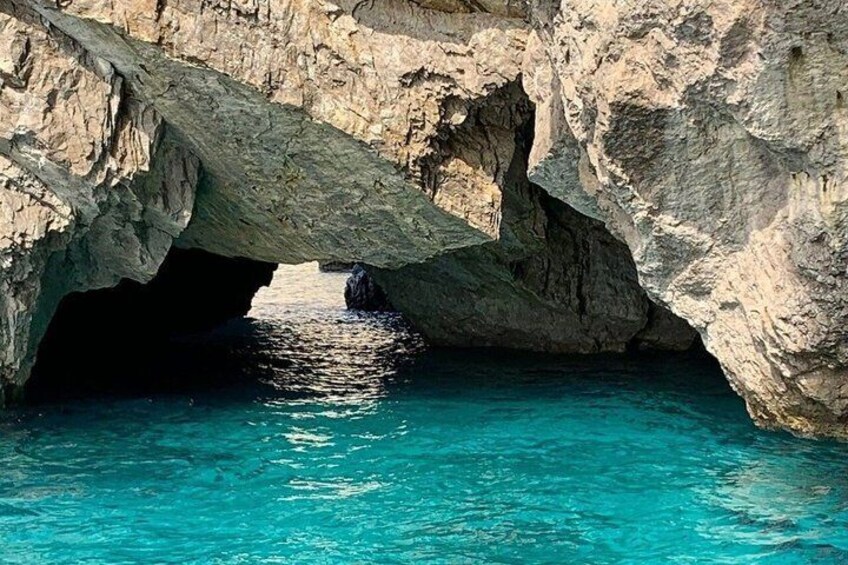 2 - Hour Boat Tour of Capri on board a shared boat 2