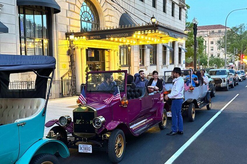 Group/Private Washington D.C Moonlight Tour in Luxury Vintage Car 1