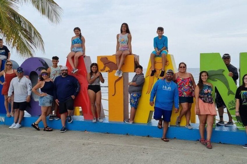 Private Customize Roatán Island Tour chocolate Rum local guide 5