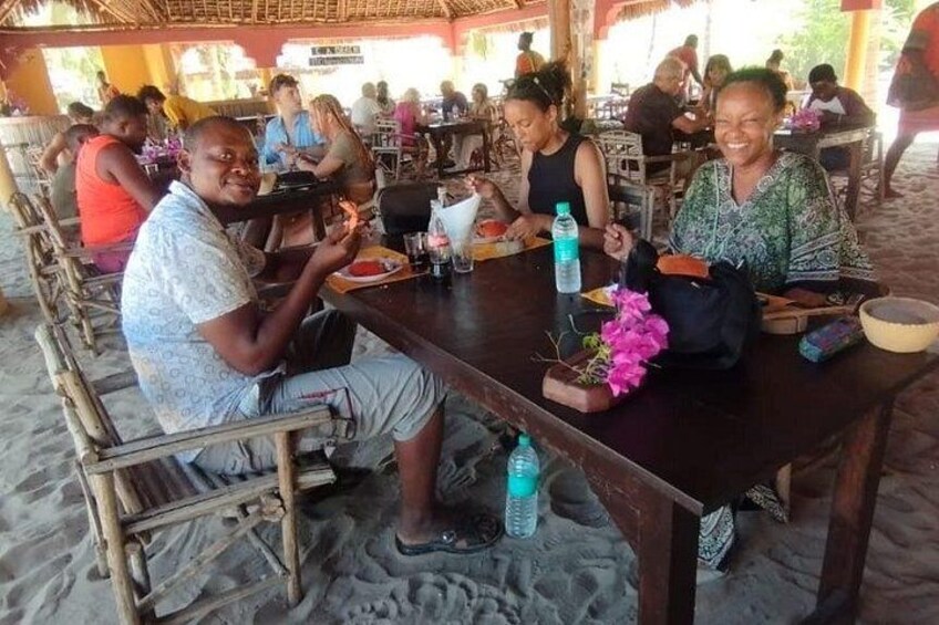 See food Lunch at Robinson Island Malindi. 1