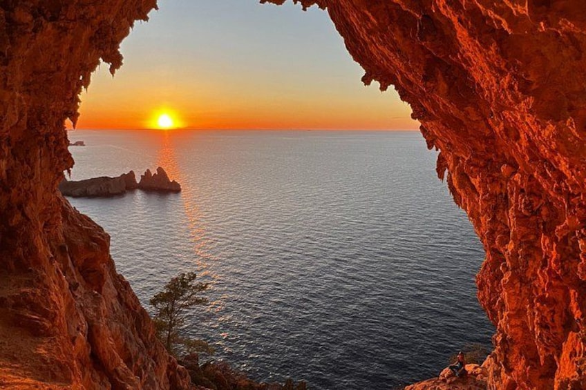 Hiking to the most secret spots of Ibiza 4