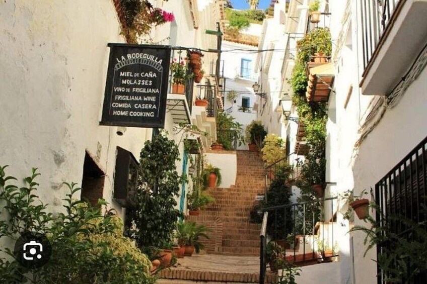 Nerja and Frigiliana Private Tour from Motril Port 3