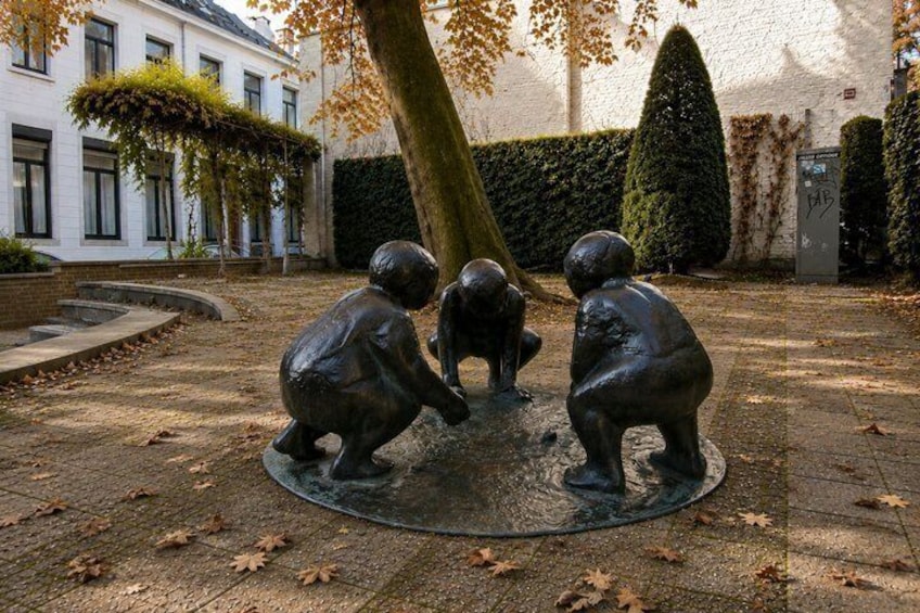 Maastricht Scavenger Hunt & Highlights Self-Guided Walking Tour 4