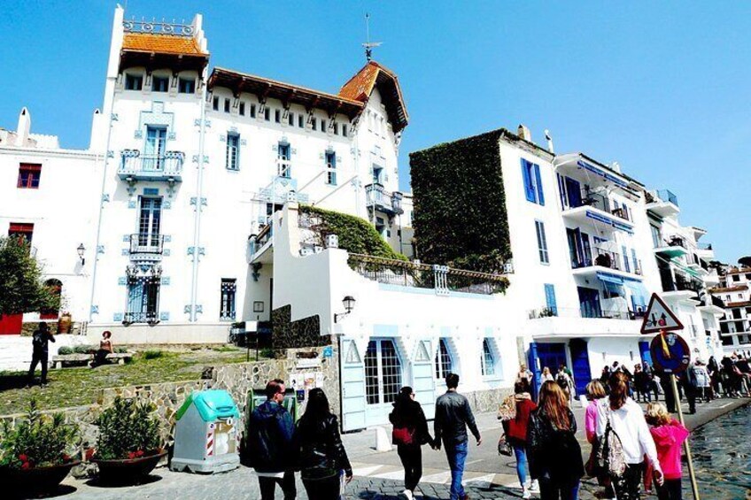 From Roses: Cadaqués All Day (New Free Audio Guide) 2
