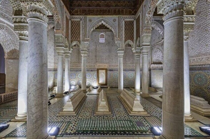 Marrakech: Bahia Palace, Saadian Tombs & Medina 2