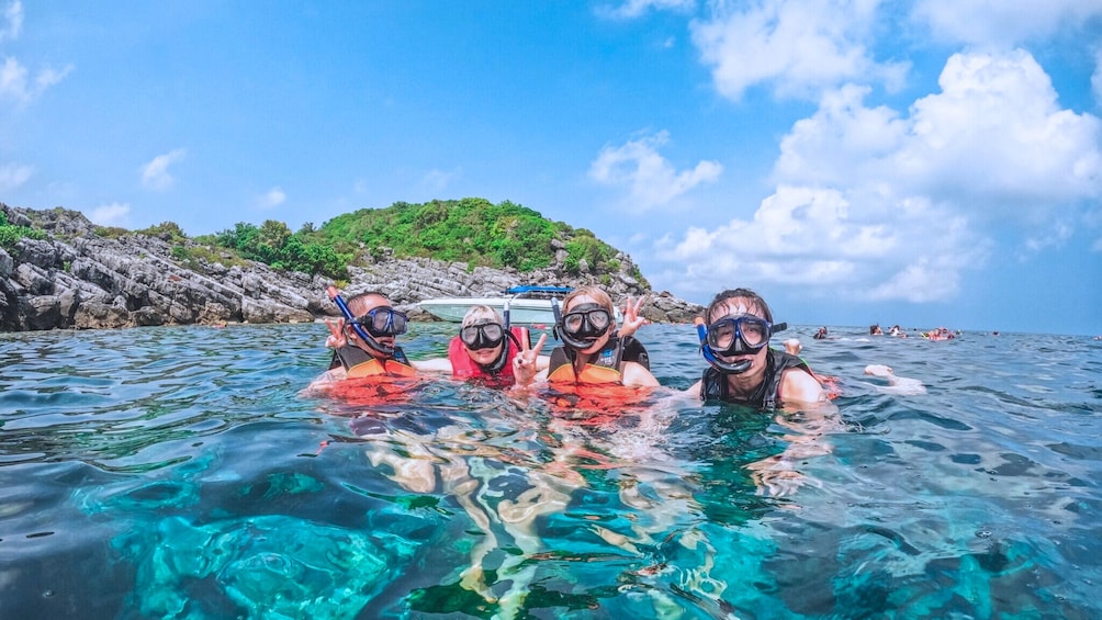 Tropical Bliss: Dive, Snorkel, and Hike in Koh Tao & Koh Nang Yuan 3