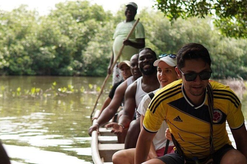 Artisanal Fishing of Crabs and Fish in Mangroves with Natives 3
