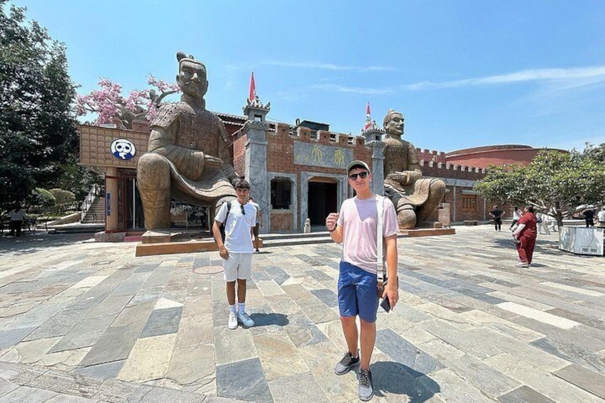 Xi'an: Terracotta Army All-Inclusive Tour with Family Lunch 5