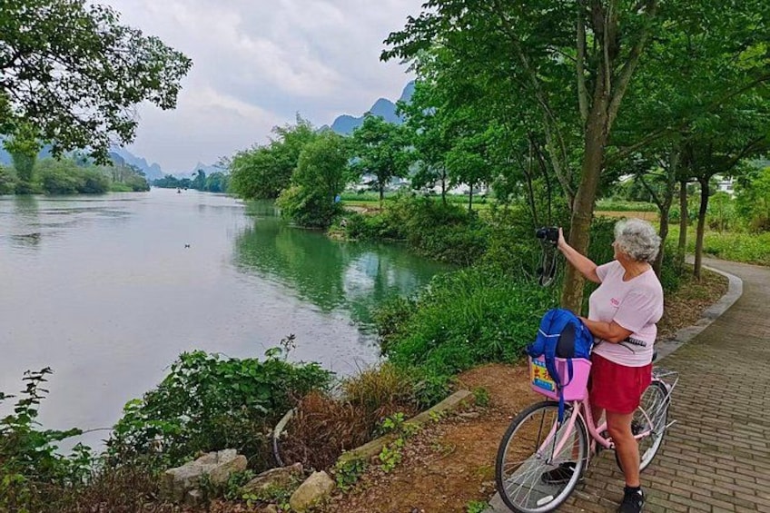 Yangshuo Gems Li River Boat Xianggong Hill and Yulong Biking 3