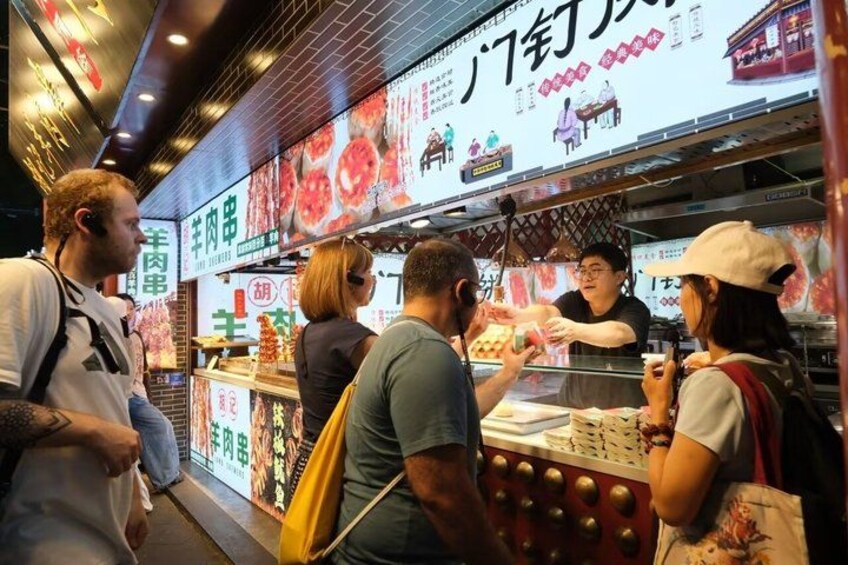 Beijing Night Tour: Old Hutongs & Food Discovery 4