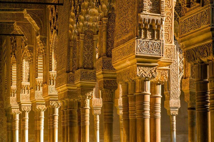 Skip-the-line Alhambra and Nasrid Palaces Tour in Granada 2