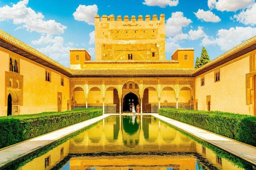 Skip-the-line Alhambra and Nasrid Palaces Tour in Granada 2