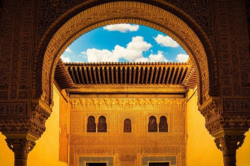 Skip-the-line Alhambra and Nasrid Palaces Tour in Granada 2
