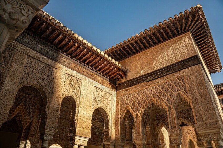 Skip-the-line Alhambra and Nasrid Palaces Tour in Granada 2