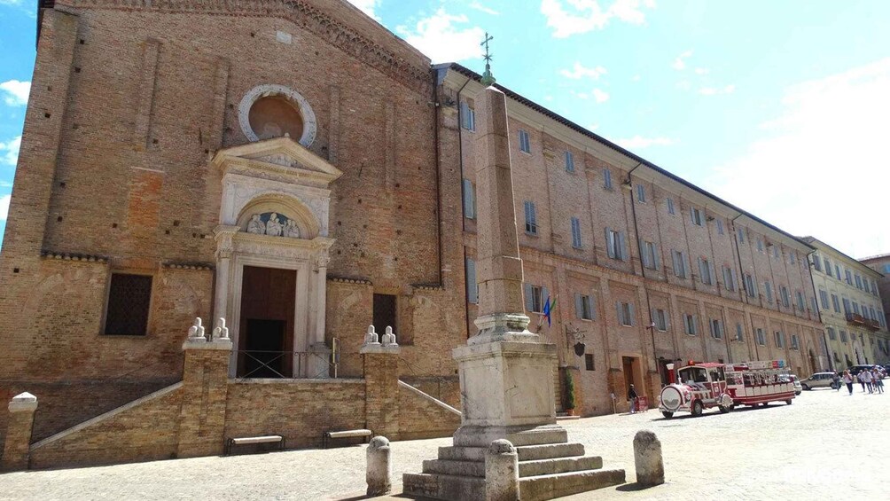 Urbino Private Tour: The Renaissance Town of Raffaello 1