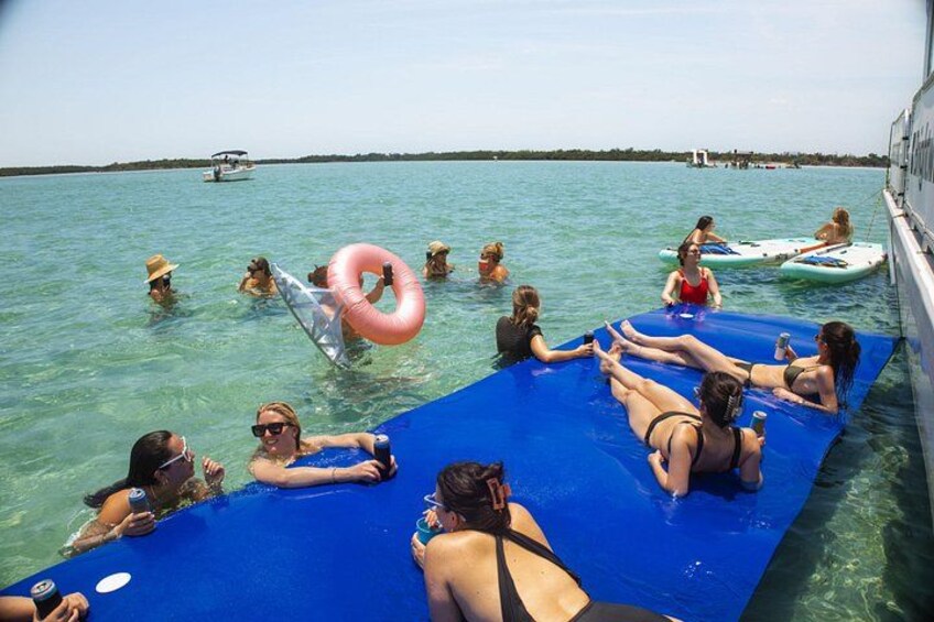 Adult Only Sandbar Escape with Drinks in Key West 3