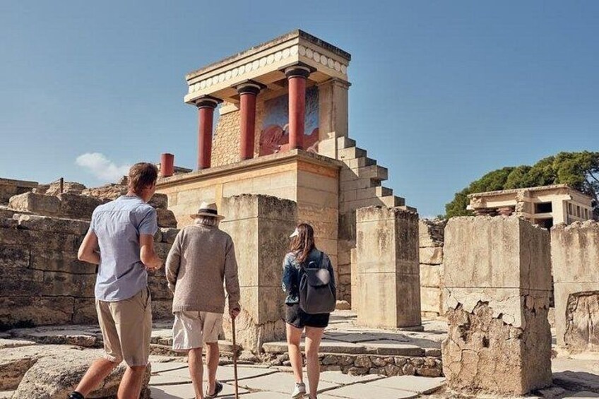 Private Knossos and Heraklion History and Culture City Tour 4