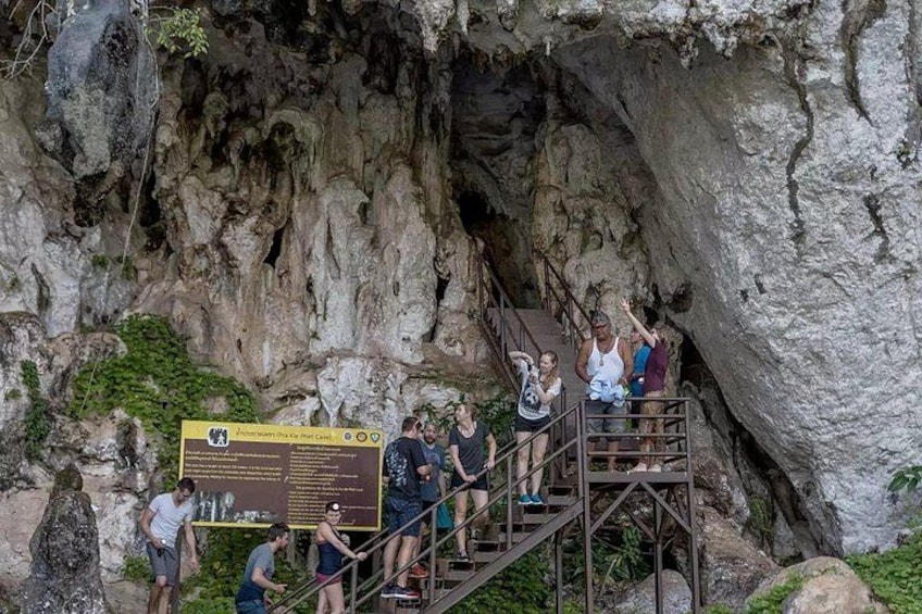 pra kie phet cave entrance 2