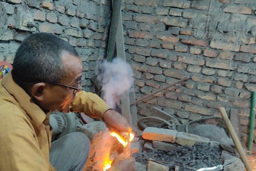 Knife (Khukuri) Making Workshop- Forge of the Gurkhas 4