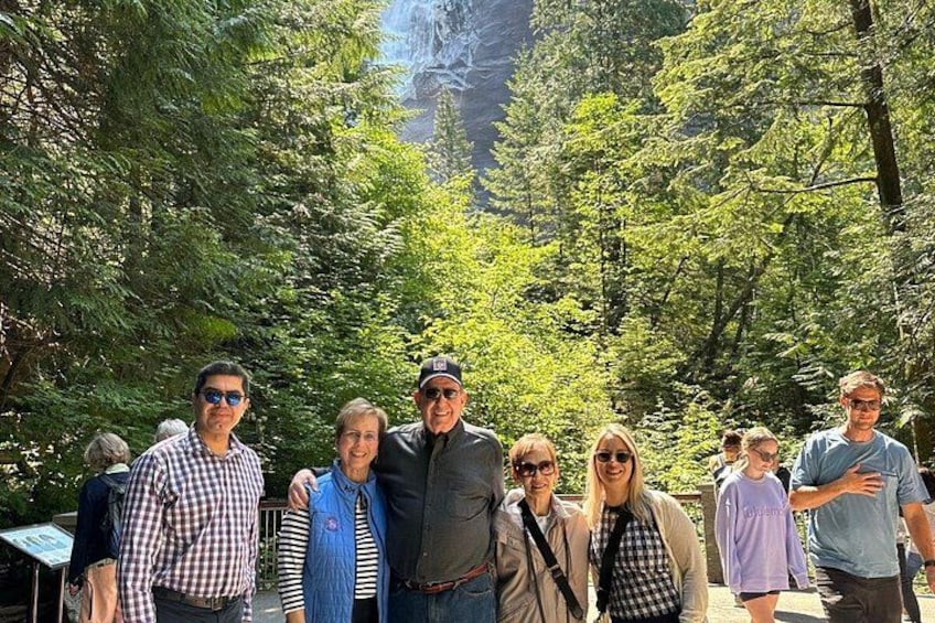 Private Whistler, Shannon Falls, Horseshoe Bay with your luggage 4