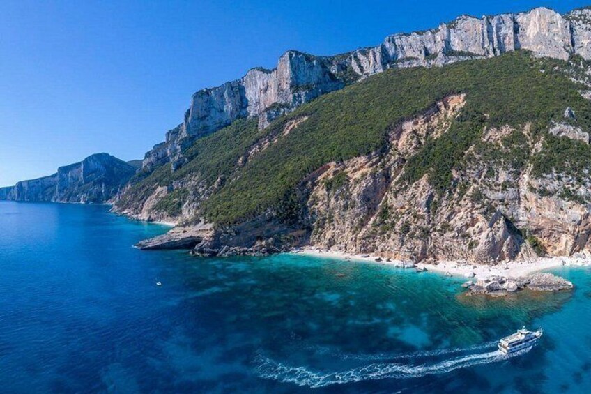 Cala Gonone Motorboat Trip in Gulf of Orosei with tasting 3