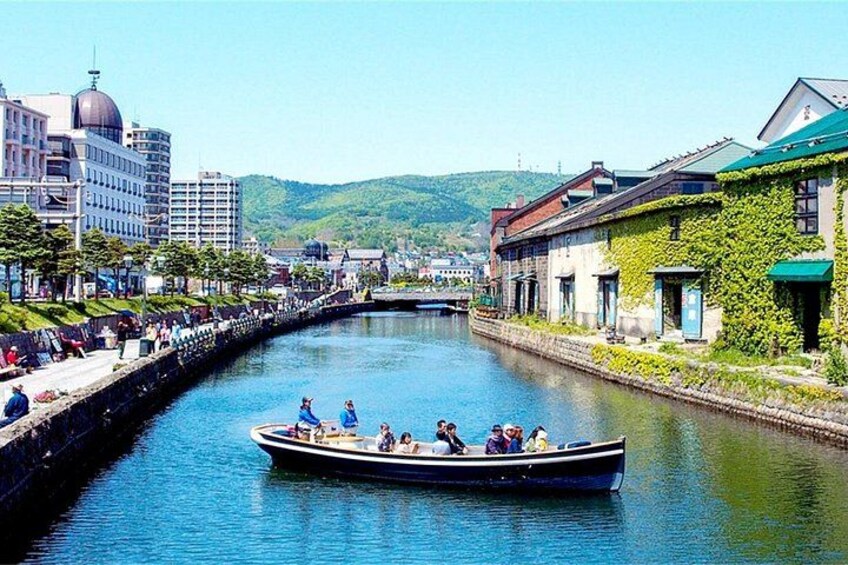 Hokkaido: Lake Toya, Bear Ranch and Sapporo Otaru Full Day Tour 2