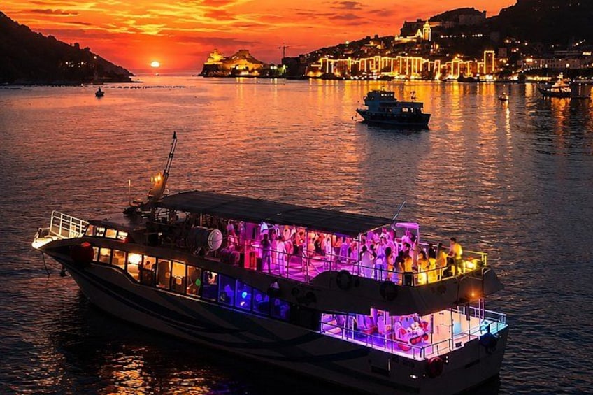 Sunset boat tour with aperitif 1