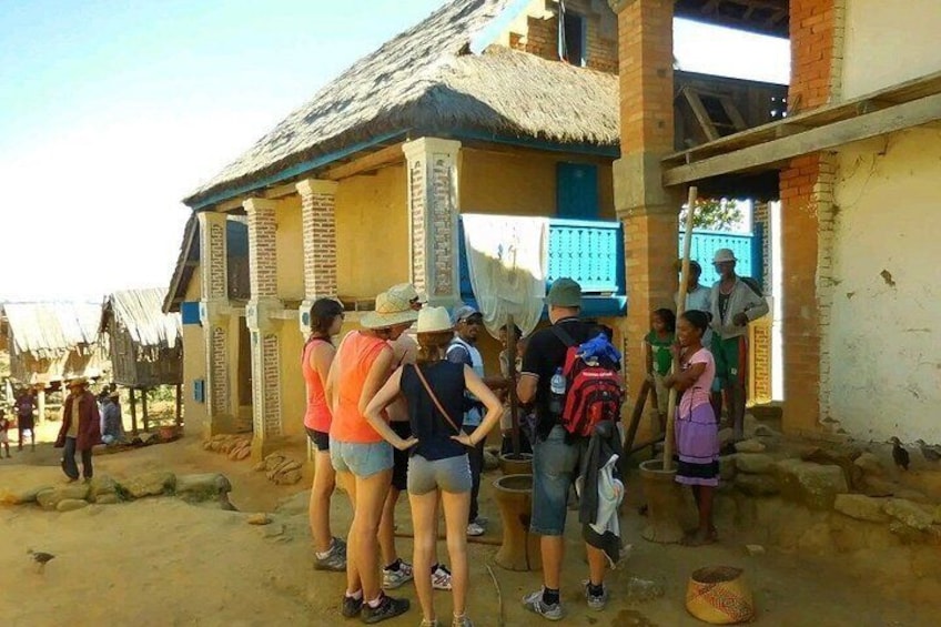 RN7 Madagascar: Adventure and Nature to the Isalo 4