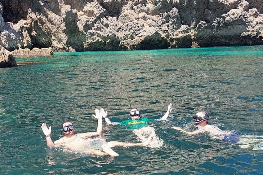 Arrábida Wild beaches and caves all day with snorkeling 2