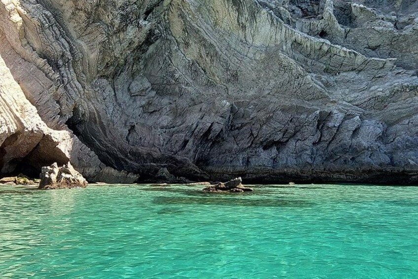 Arrábida Wild beaches and caves all day with snorkeling 3