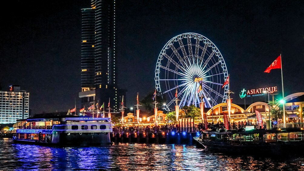 Bangkok: Chao Phraya River Cruise with Indian & Thai Cuisine Buffet 2