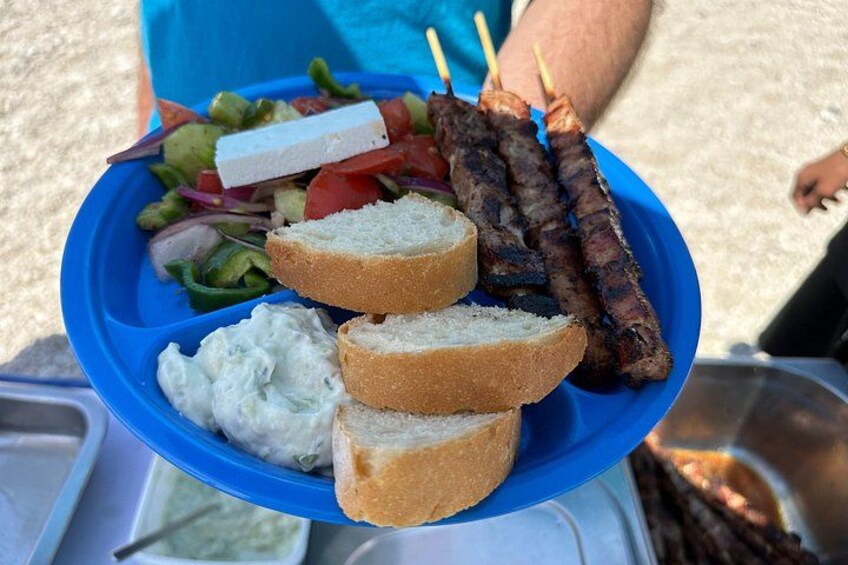 Lunch is served freshly right on the beach! 3