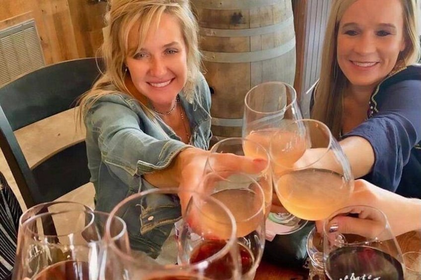 2 to 5 Guests Fredericksburg Private Mercedes SUV Wine Tour 2