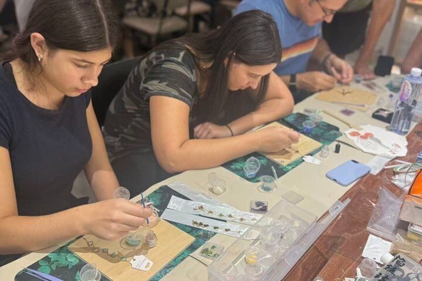 Handcraft Your Chinese Mother-of-Pearl Jewelry 4