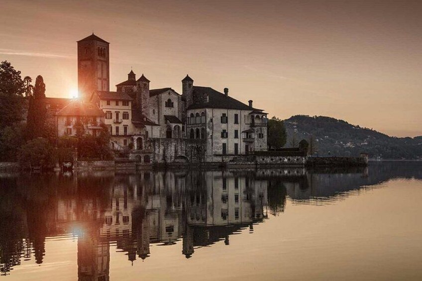 Lake Orta - isle of San Giulio - cathedral of San Giulio 4