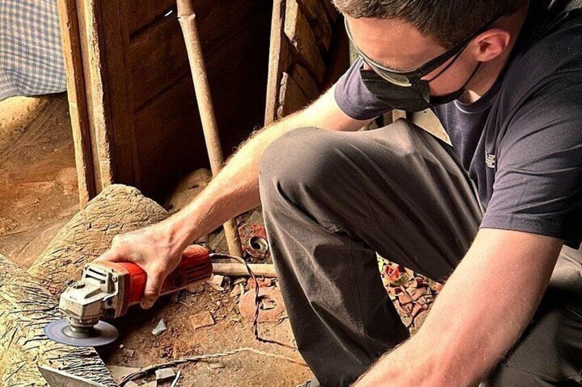 grinding to make khukuri knife 3