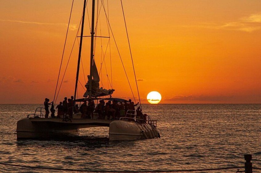 Mykonos: Private Catamaran Cruise—Lunch & Unlimited Drinks 5