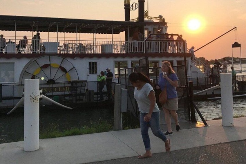Missouri River BBQ Dinner Cruise with Laughing Sun Brewing Co 5