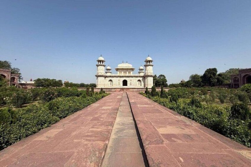 Same day Taj Mahal, Agra fort, Baby Taj private Tour Form Delhi 3