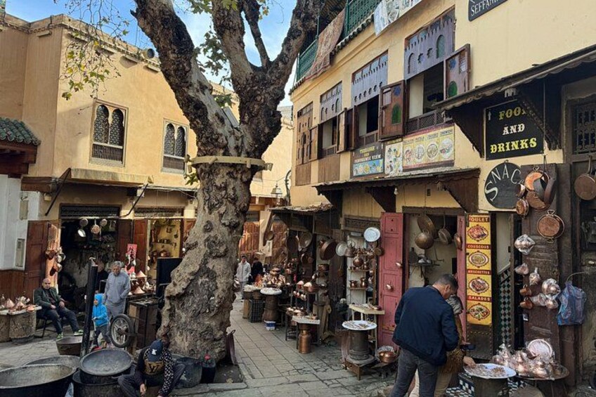 ⚒️ Place Seffarine – the historic square of Fez, known for its traditional coppersmiths and vibrant artisan workshops ✨ 3