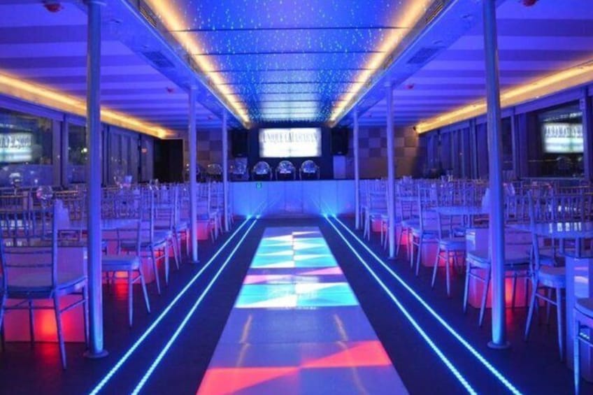 Dubai Marina Luxury Dinner Cruise with Live Show & Buffet 4