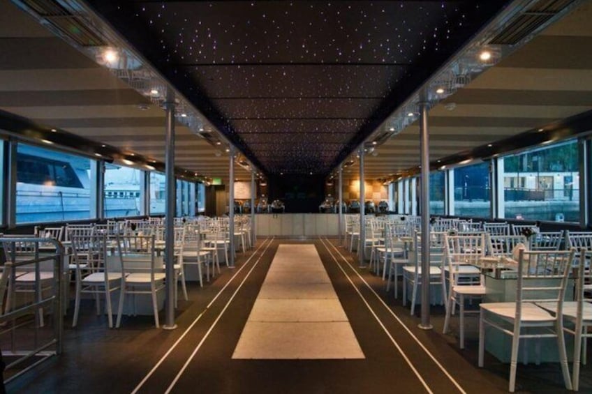 Dubai Marina Luxury Dinner Cruise with Live Show & Buffet 2