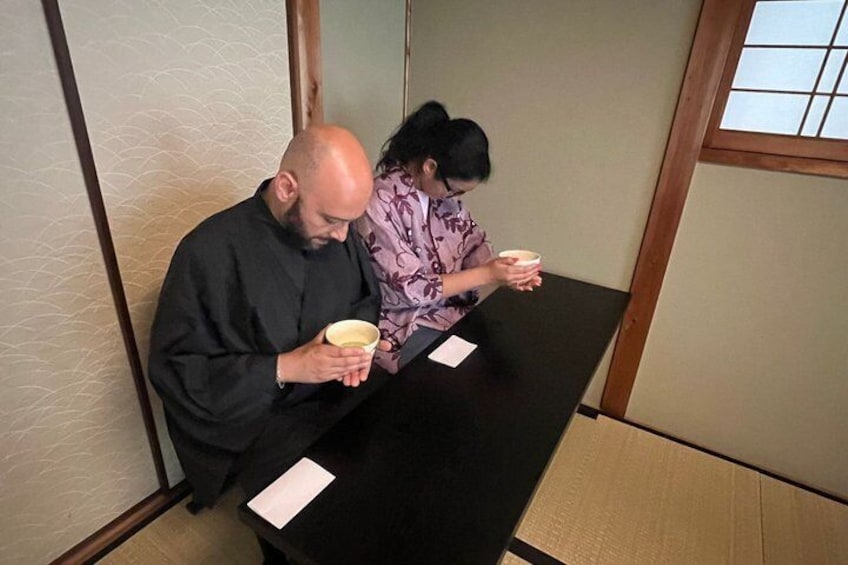 Kyoto :Tea Ceremony in 150 Years Townhouse with Tables and Chairs 3