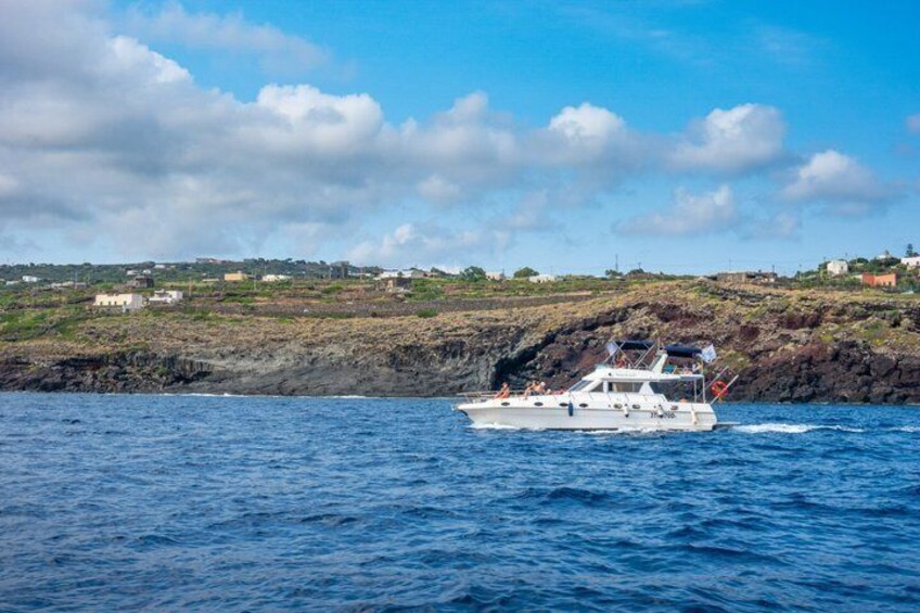 Daily Group Tour by Yacht to the Island of Pantelleria 4