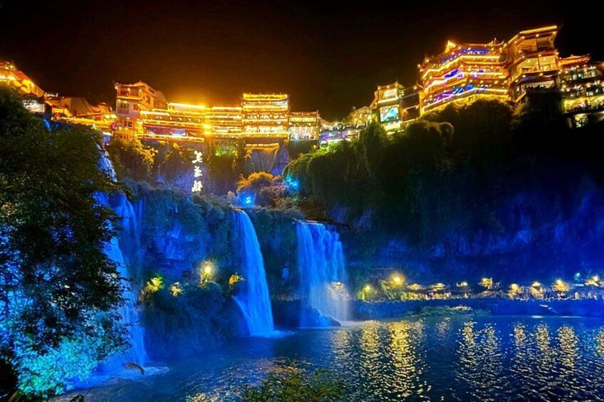 1-Day Private Tour to Mt.Tianmen & Furong Town Night Illumination 3