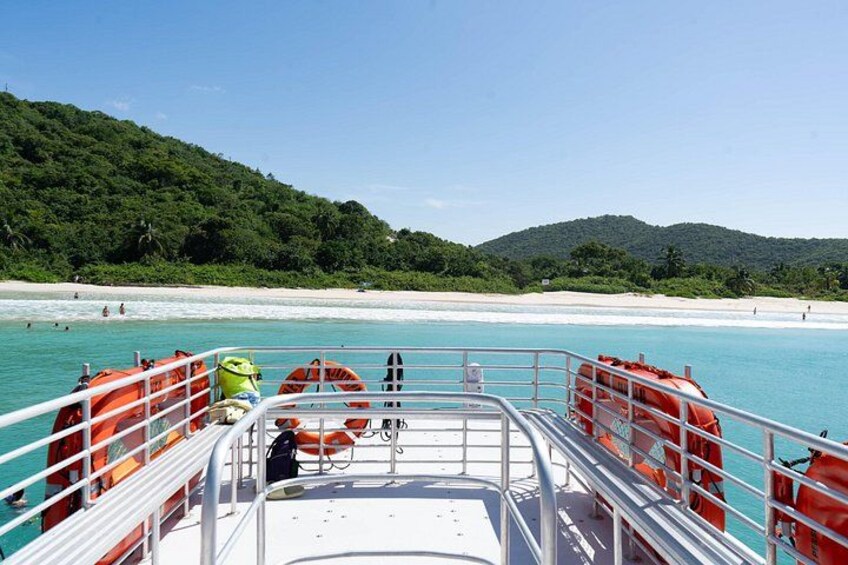 Fajardo: Theo Culebra Island Boat Tour with Lunch and Beverages 3