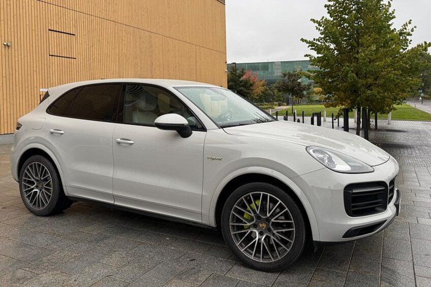Exclusive Guided Helsinki VIP Tour by Mercedes V class 2