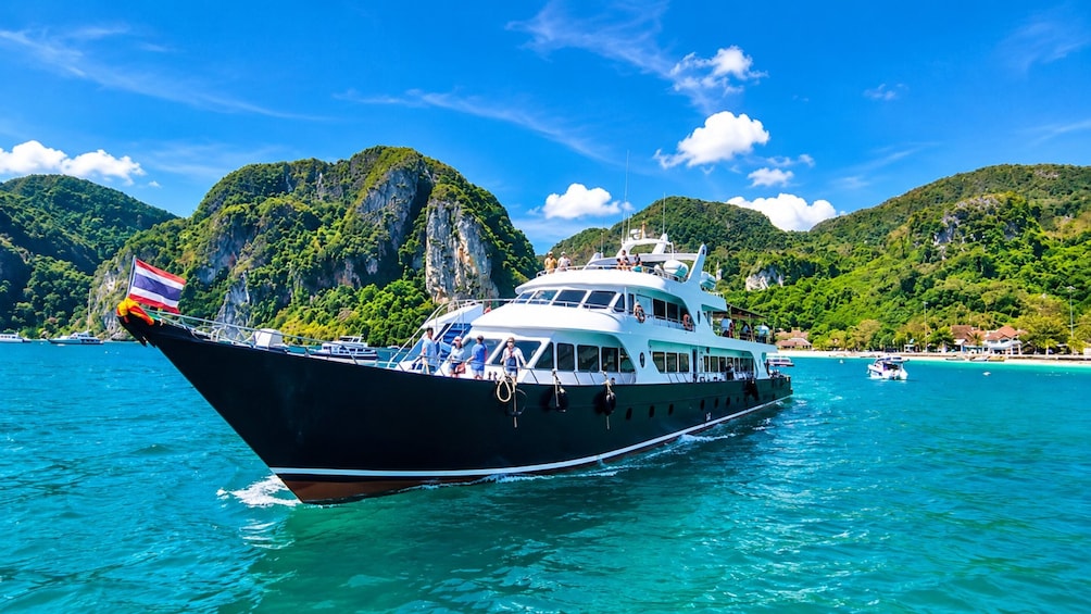 Phi Phi Islands - Big Boat Cruise with Snorkeling 3
